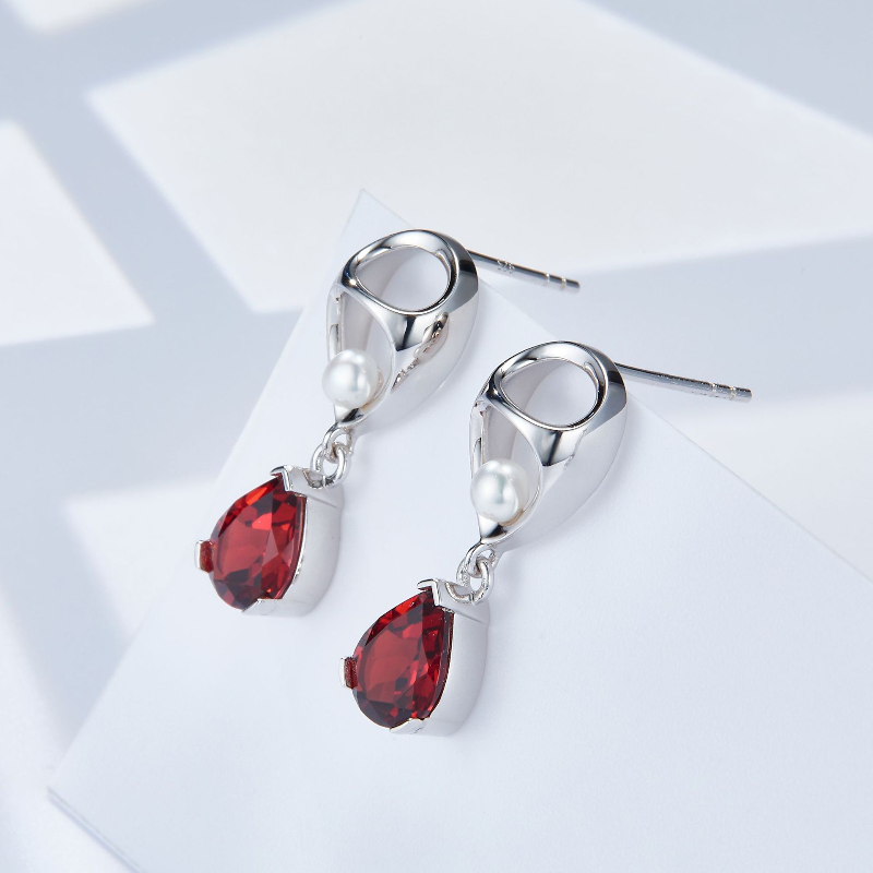 Natural Garnet & Freshwater Pearl Earrings