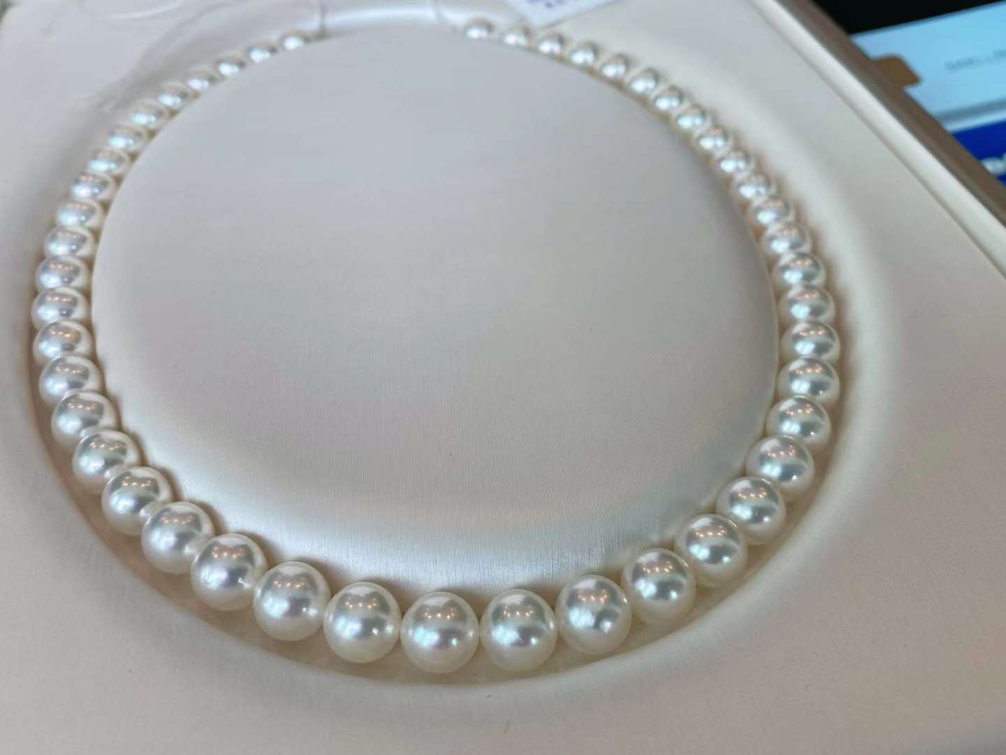 8.5-9mm Japanese Hanadma Grade Akoya Pearl Necklace