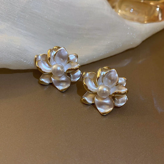 5-6mm Freshwater Pearl Lotus Stud Earrings