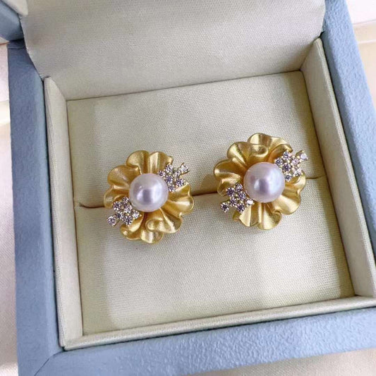 Vintage 6-7mm Freshwater Pearl Flower Shape Earrings