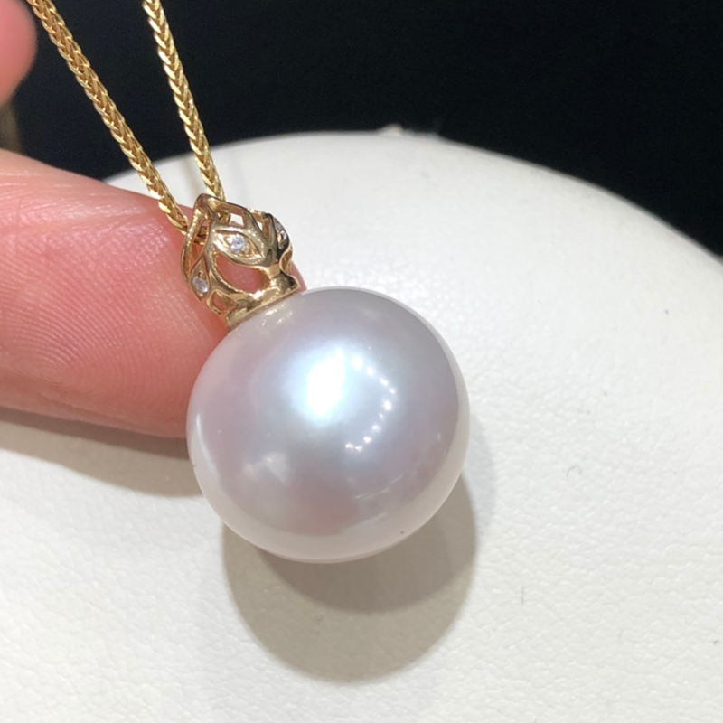 13-14mm Edison Pearl Pendant &18k Gold & Diamond