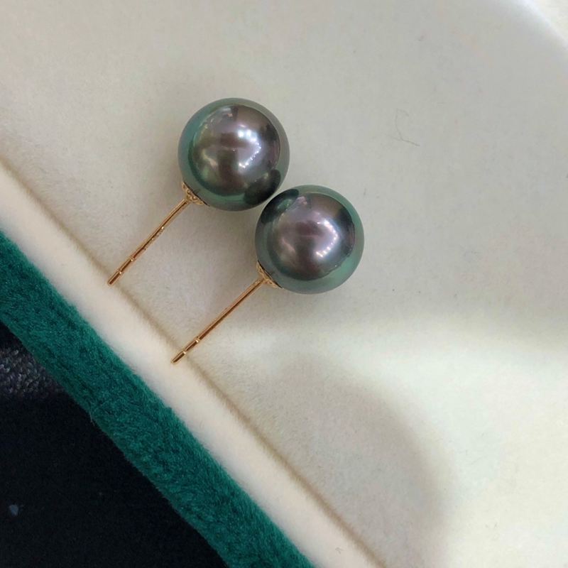 8-9mm Tahitian Seawater Pearl Stud Earrings In 18k Solid Gold