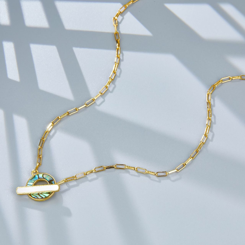 Contrasting Color Design OT Buckle Necklace